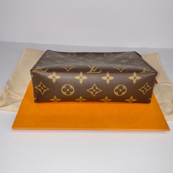 ❌SOLD ❌Toiletry 19 - Picture 5 of 15